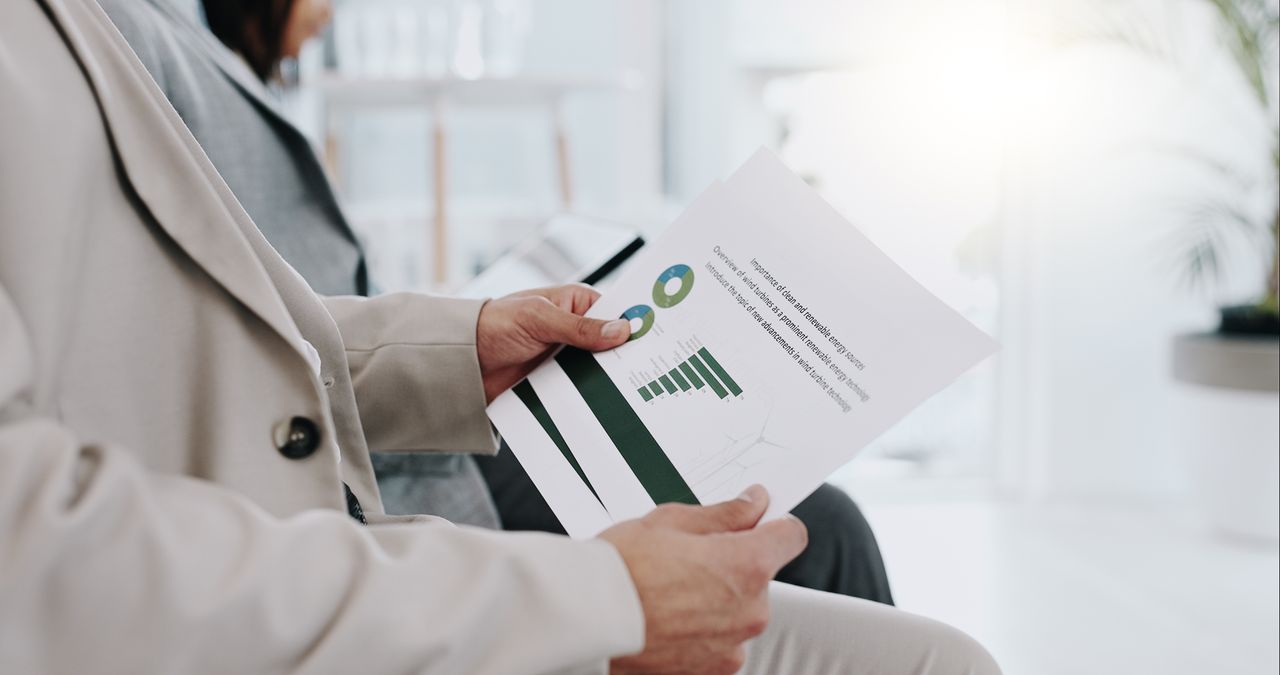 Accompagnement sectoriel expert pour convertir exigences extra-financières en décisions opérationnelles, méthodologie et ressources adaptées.
